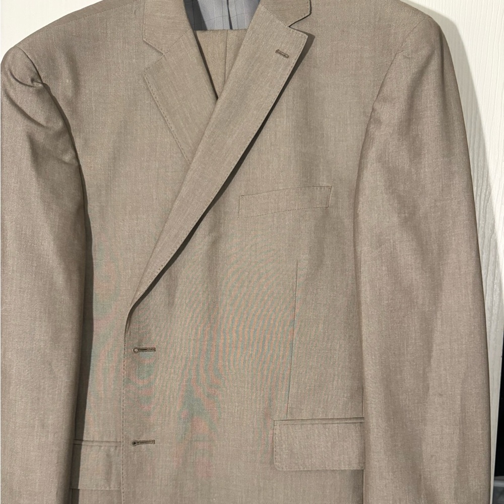 Men’s suit light tan. 52L Big
